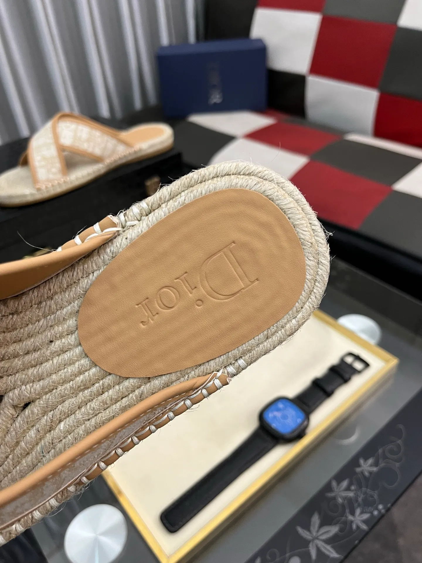 Men's shoes💰320⌚️⌚️DIOR Dior slippers New slippers are on sale simultaneously. Original materials imported from Italy. Fully imported sheepskin lining, sole: original sole provided by the original factory, exclusive movable molded sole, super comfortable, original factory follow-up goods, 🔍🔍high quality, can be entered and exited the counter at will, code number: 38-442️⃣colors available